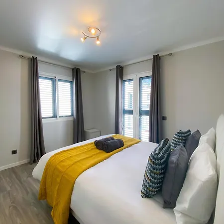 Village Square Coastal 2f *