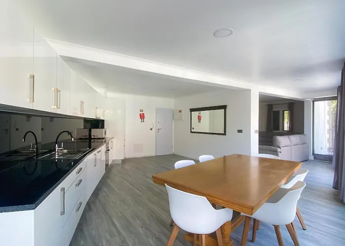 Village Square Coastal 2f Machico (Madeira)