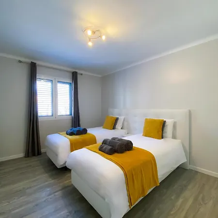 Village Square Coastal 2f *