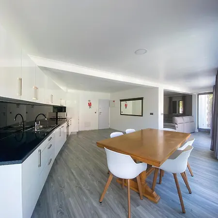 Village Square Coastal 2f 마치코