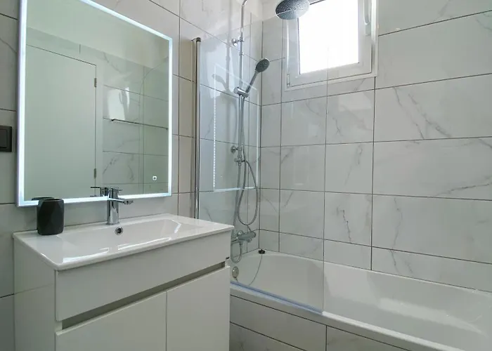 Village Square Coastal 2f *